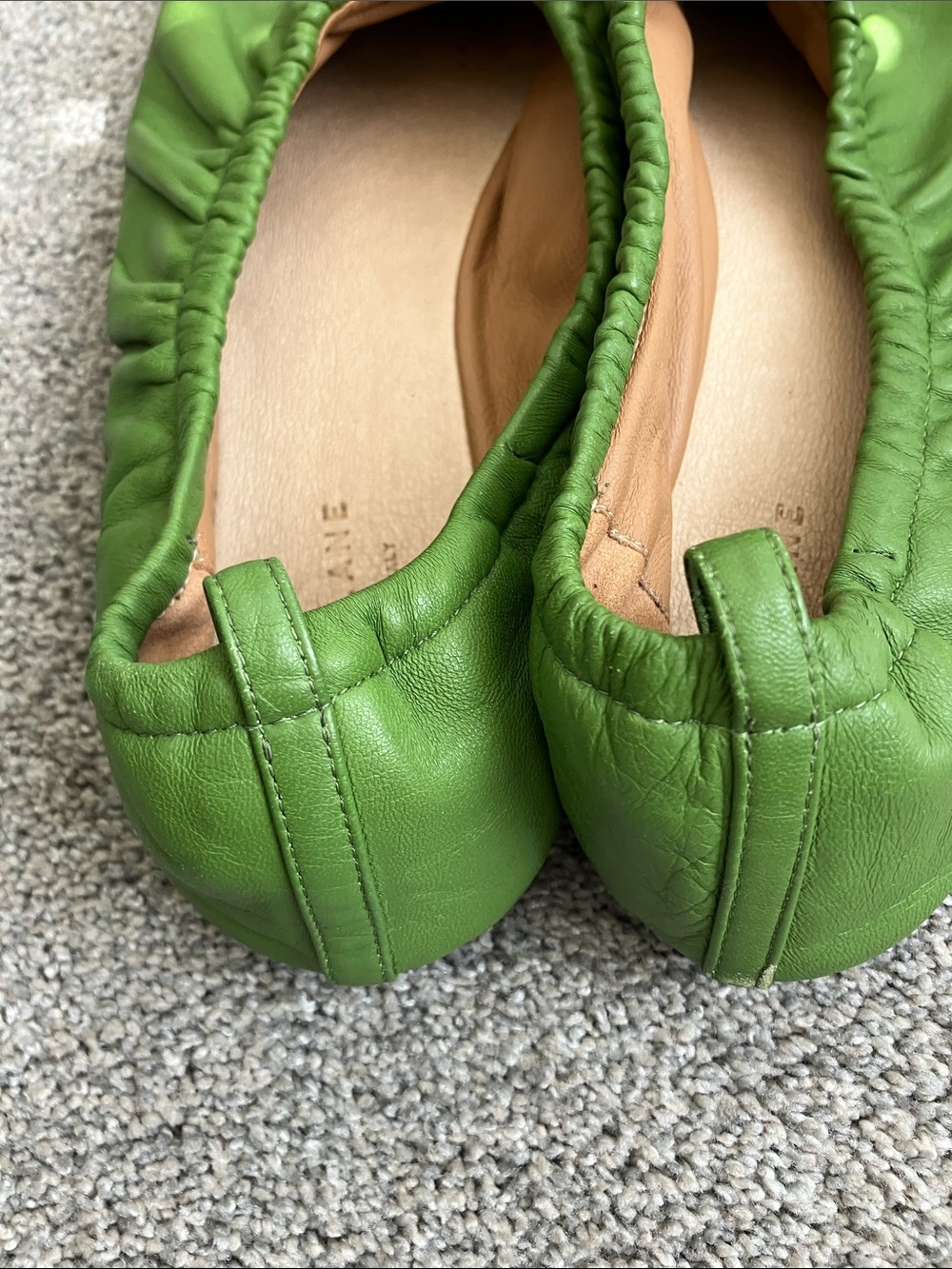 Fabulous Everlane Green Leather Scrunch Ballet Flats - Picture 5 of 12